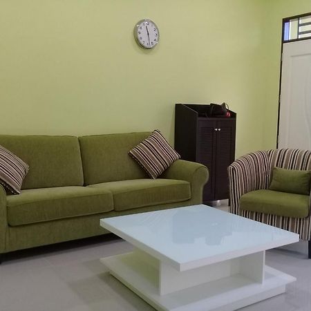 Mirza Homestay Marang Esterno foto