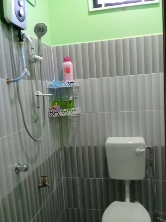 Mirza Homestay Marang Esterno foto